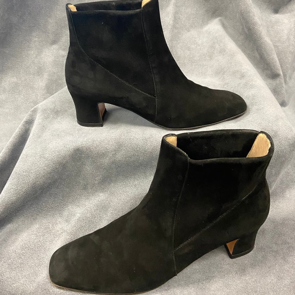 Salvatore Ferragamo • Ankle Boot • Suede • Sz. 6.5